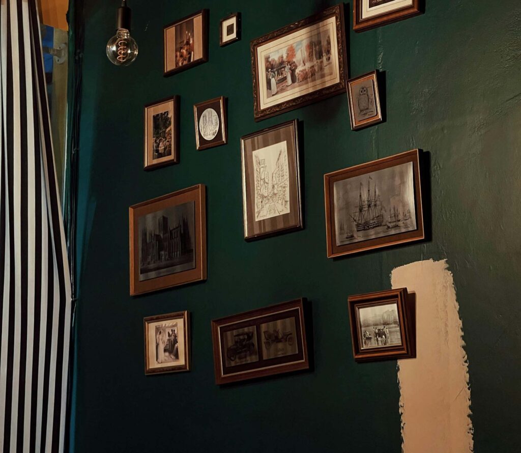 picture hanging london